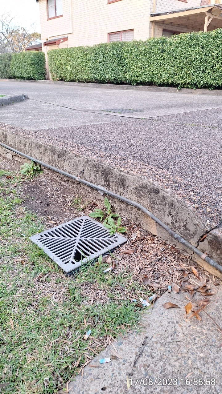 SP52948-rampant-smoking-risks-and-pollution-near-carwash-area-photo-7-17Aug2023.webp