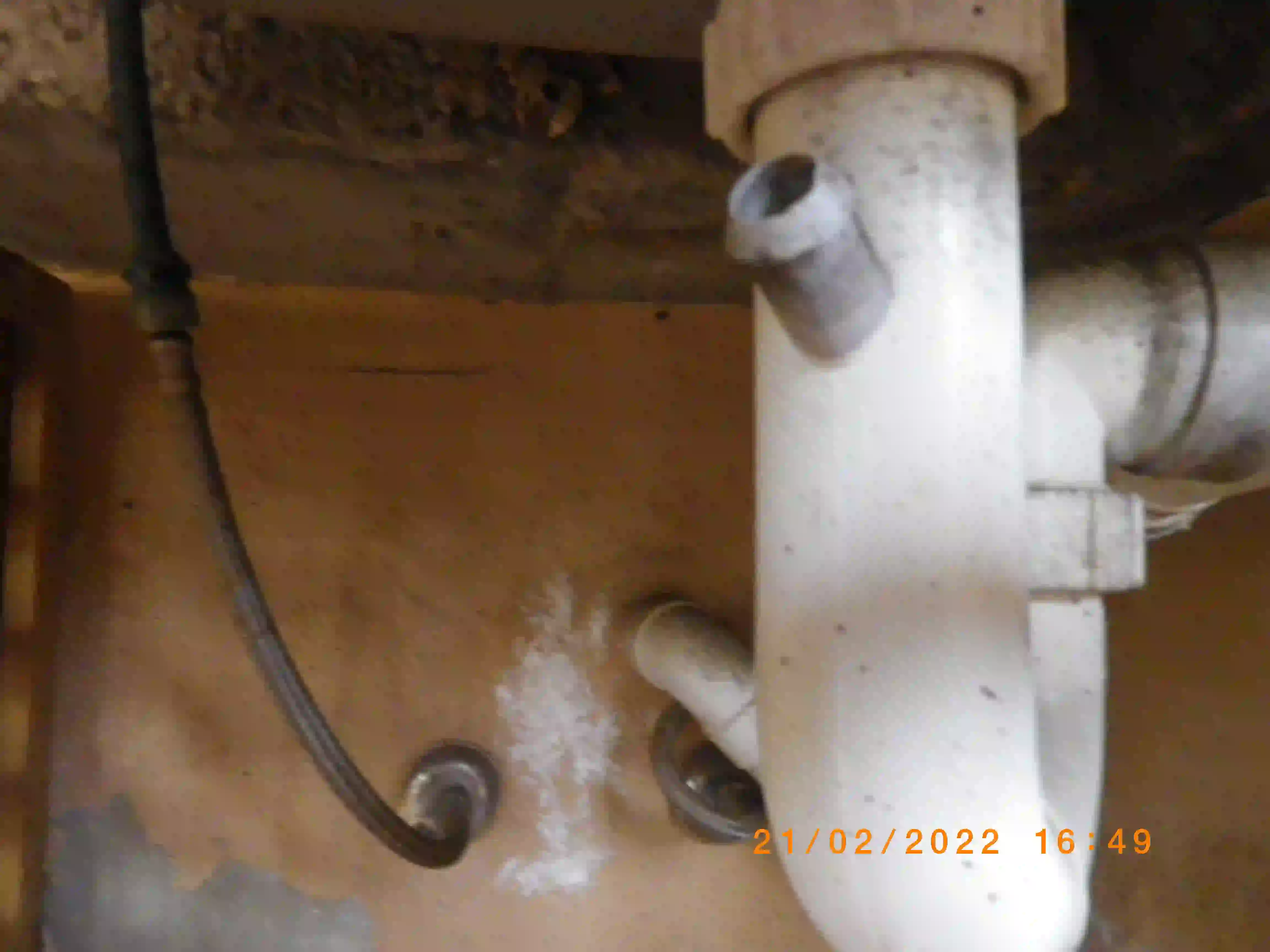 SP52948-unrepaired-wall-damages-below-BBQ-sink-for-five-years-photo-3-21Feb2021.webp