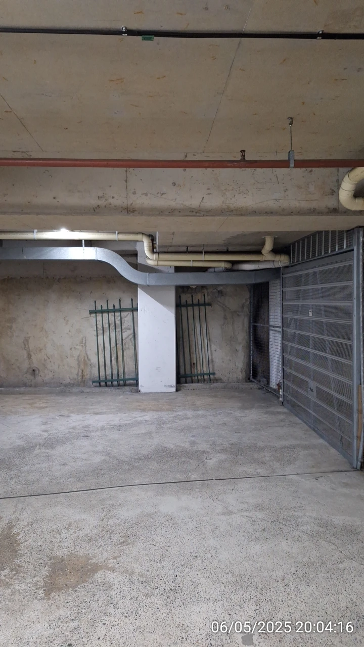 SP52948-damaged-external-fence-panel-towards-Fontenoy-Road-bus-stop-hidden-in-basement-since-20Sep2023-as-of-6May2025